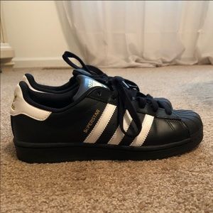 Adidas superstar size 6. Excellent condition